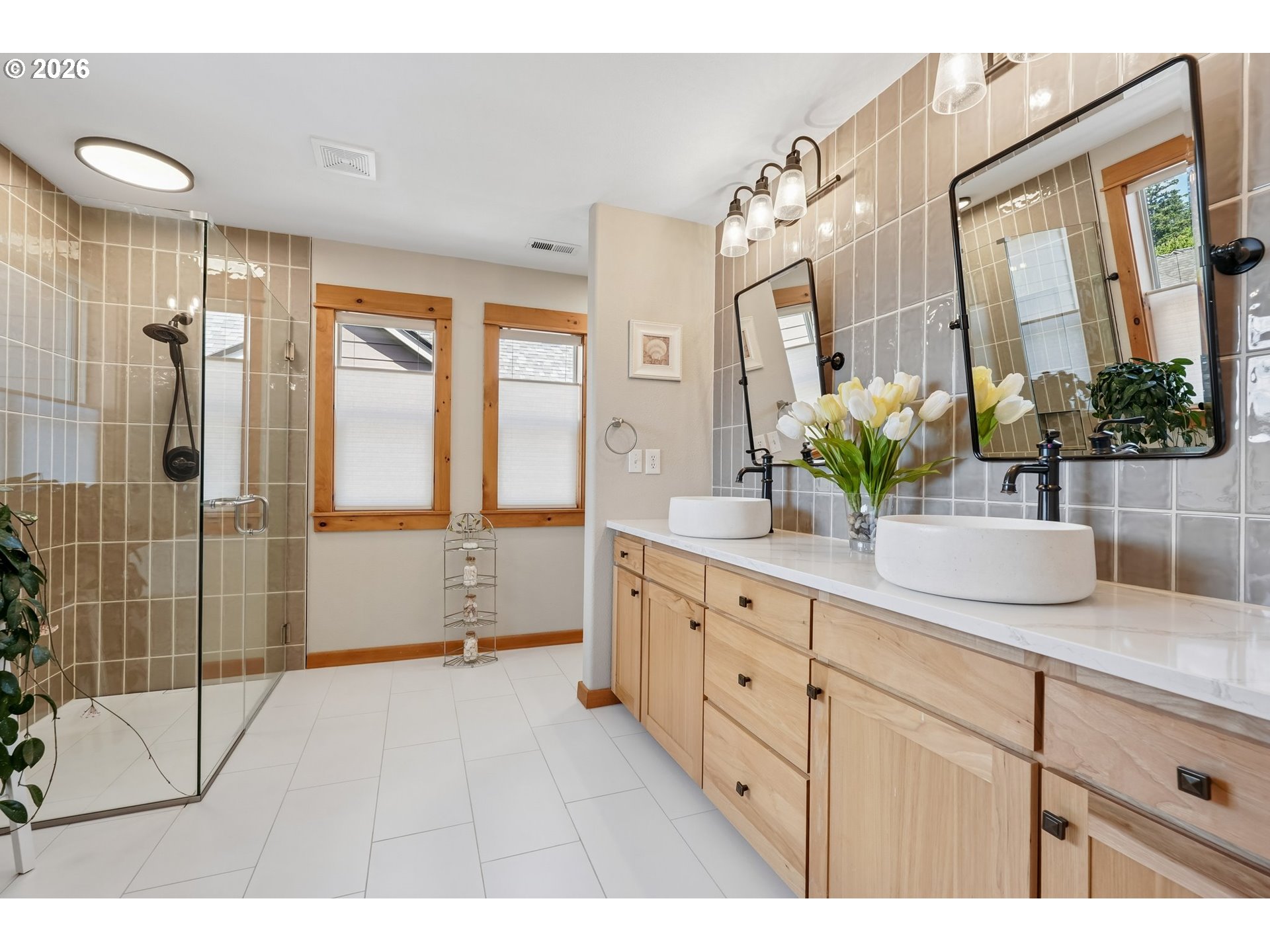 19716 Southeast 26th Way Camas, WA 98607 - Photo 28 of 48 Owner's Suite Bathroom