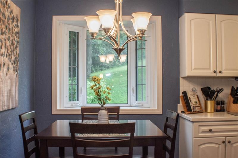1545 McElree Road Washington, PA 15301 - Photo 7 of 24 Eat-in-Kitchen