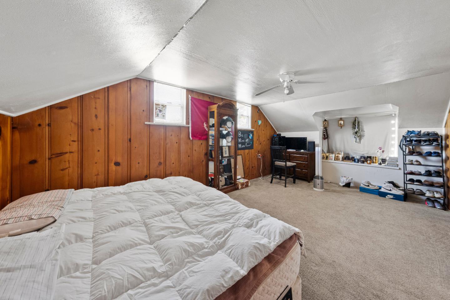 586 Monterey Road Morgan Hill, CA 95037 - Photo 5 of 16 a bed room with a bed