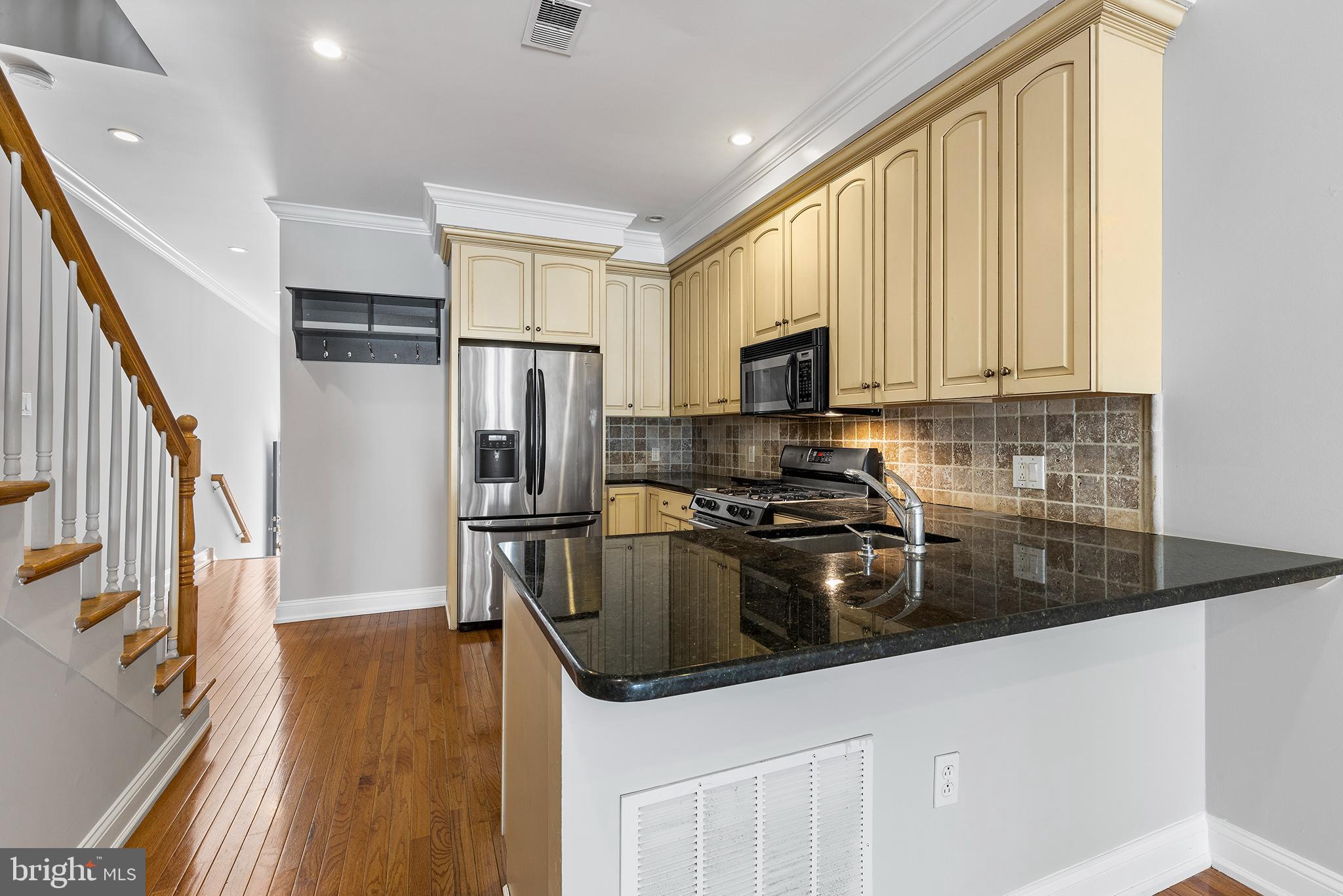 2317 Perot Street Philadelphia, PA 19130 - Photo 11 of 36