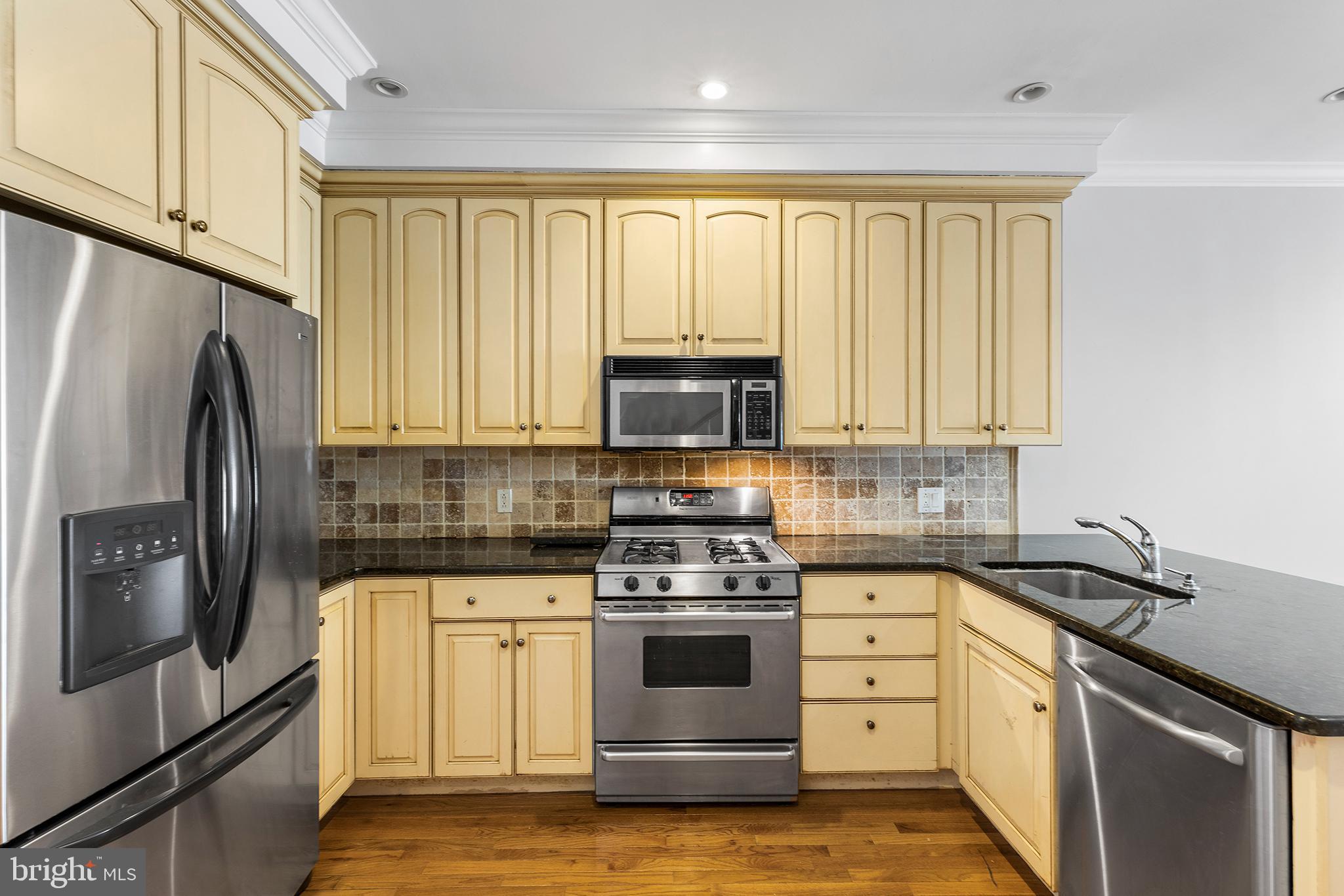 2317 Perot Street Philadelphia, PA 19130 - Photo 14 of 36