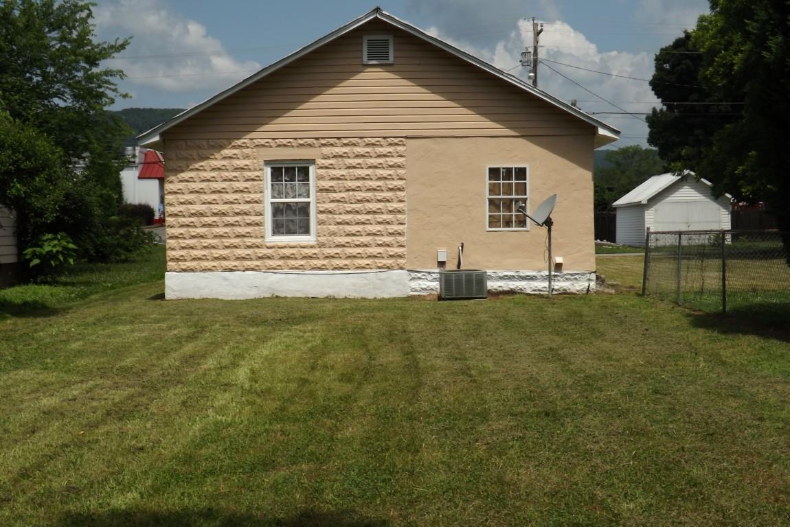 146 Landreth Street Spring City, TN 37381 - Photo 32 of 37 back of home
