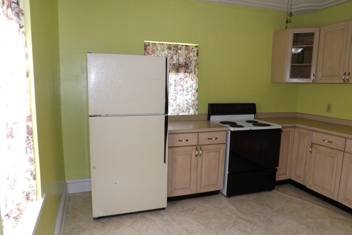 146 Landreth Street Spring City, TN 37381 - Photo 9 of 37 kitchen 1