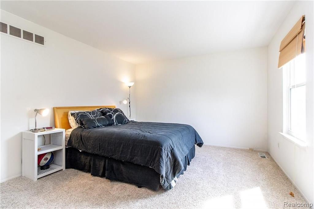 24555 Jamestowne Road Novi, MI 48375 - Photo 28 of 38