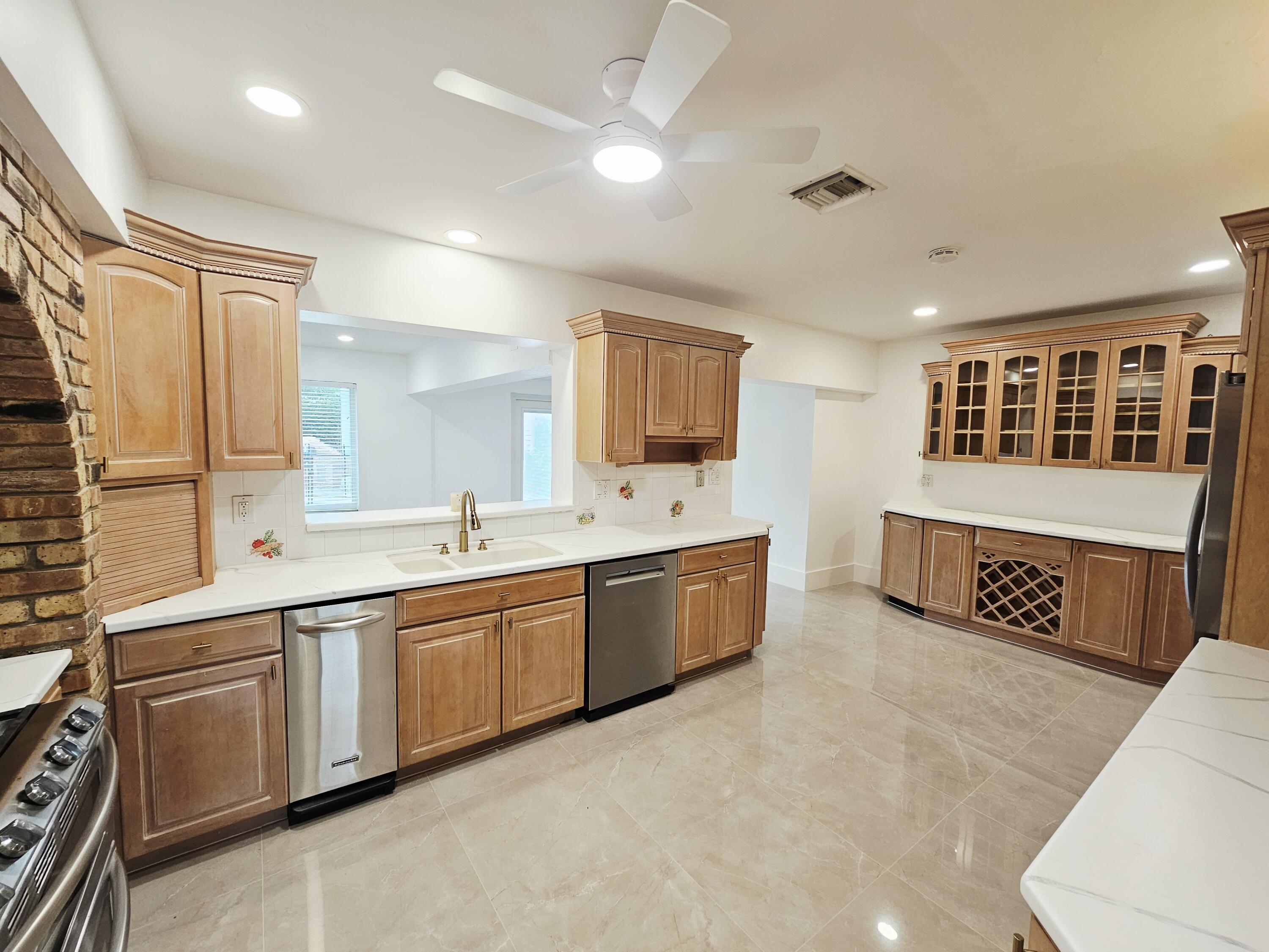 4400 Buchanan Street Hollywood, FL 33021 - Photo 11 of 39 20260406_091425
