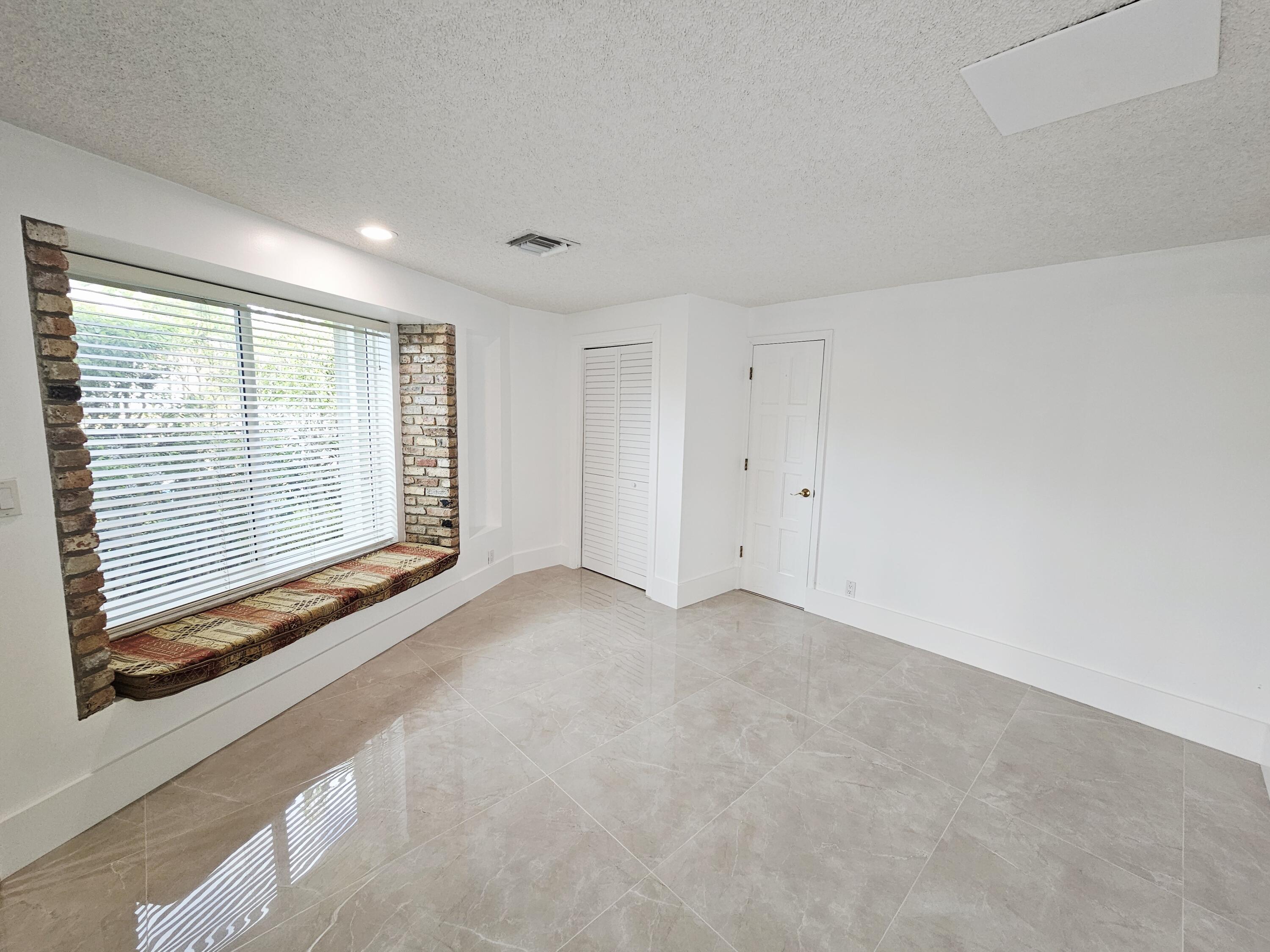 4400 Buchanan Street Hollywood, FL 33021 - Photo 16 of 39 20260406_091546