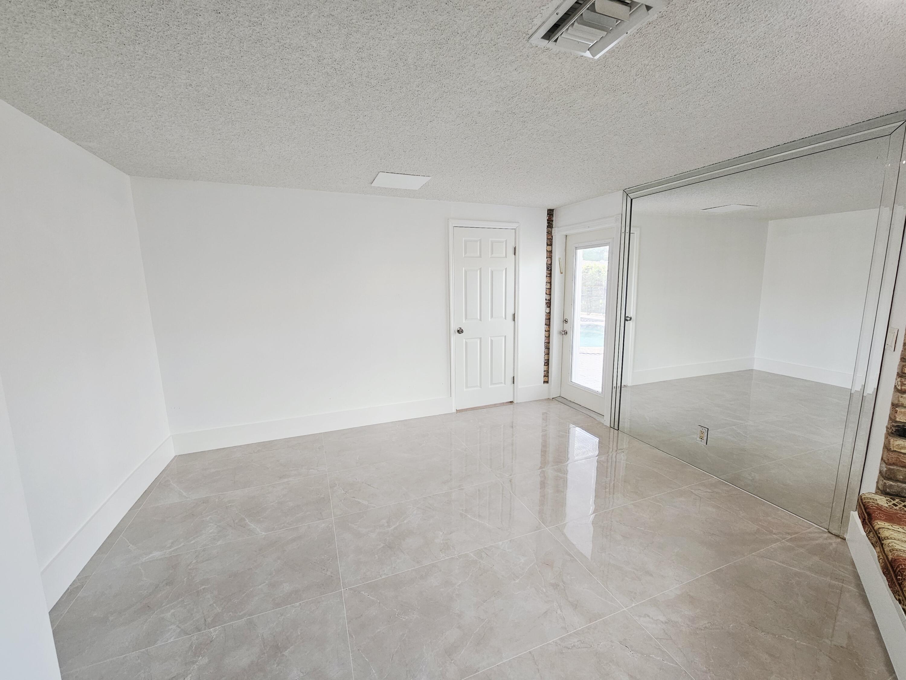 4400 Buchanan Street Hollywood, FL 33021 - Photo 17 of 39 20260406_091554