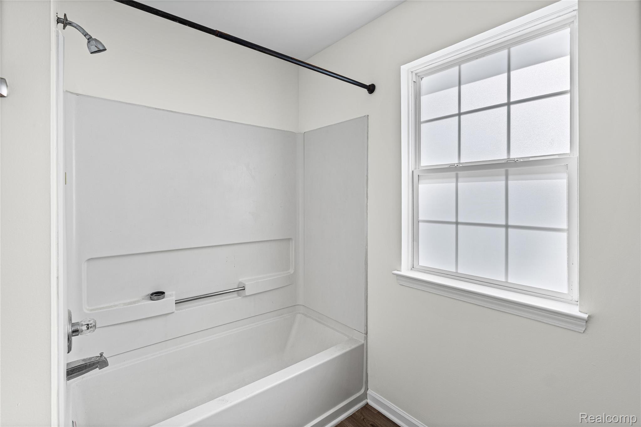 4163 Hampton Ridge Boulevard Howell, MI 48843 - Photo 16 of 23 4163 Hampton Ridge Blvd 43.jpg