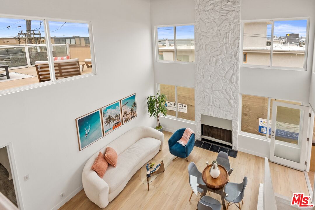 16 Quarterdeck Street, Unit 301 Marina del Rey, CA 90292 - Photo 9 of 30