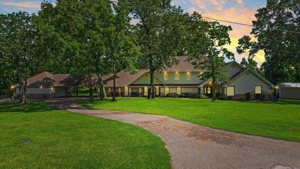 $998,900 | 6130 Peninsula Circle, Athens, TX 75752