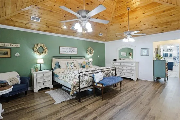 $998,900 | 6130 Peninsula Circle, Athens, TX 75752