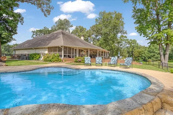 $998,900 | 6130 Peninsula Circle, Athens, TX 75752