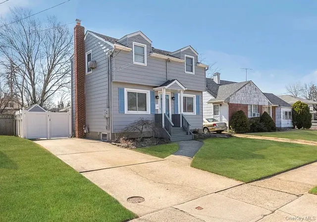 $669,000 | 2718 Anthony Avenue, Bellmore, NY 11710