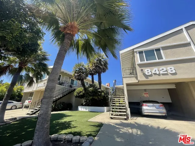 $3,950,000 | 8420 Gulana Avenue, Playa del Rey, CA 90293