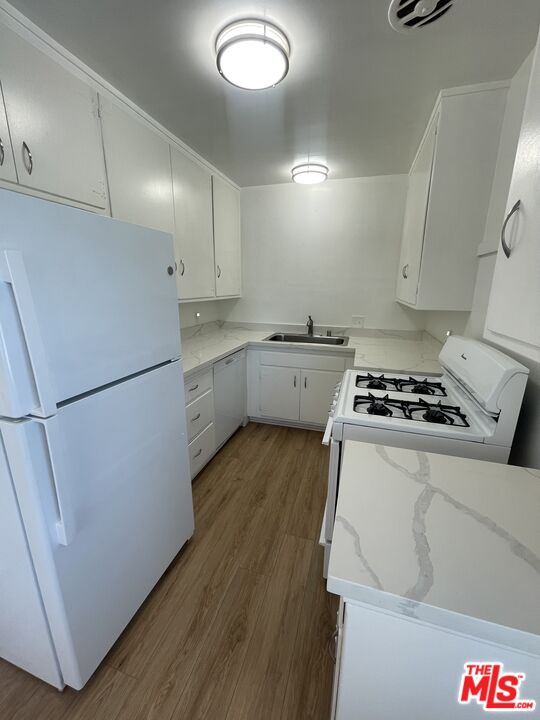 8420 Gulana Avenue Playa del Rey, CA 90293 - Photo 11 of 11