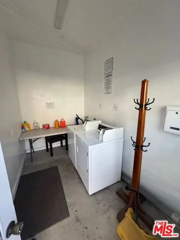 $3,950,000 | 8420 Gulana Avenue, Playa del Rey, CA 90293