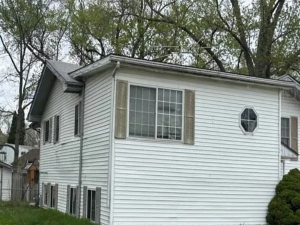 $206,700 | 25174 West Claridan Avenue, Antioch, IL 60002