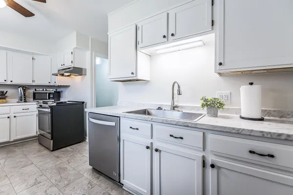 $449,000 | 2133 North Circle Drive, Ann Arbor, MI 48103