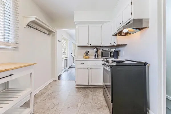$449,000 | 2133 North Circle Drive, Ann Arbor, MI 48103