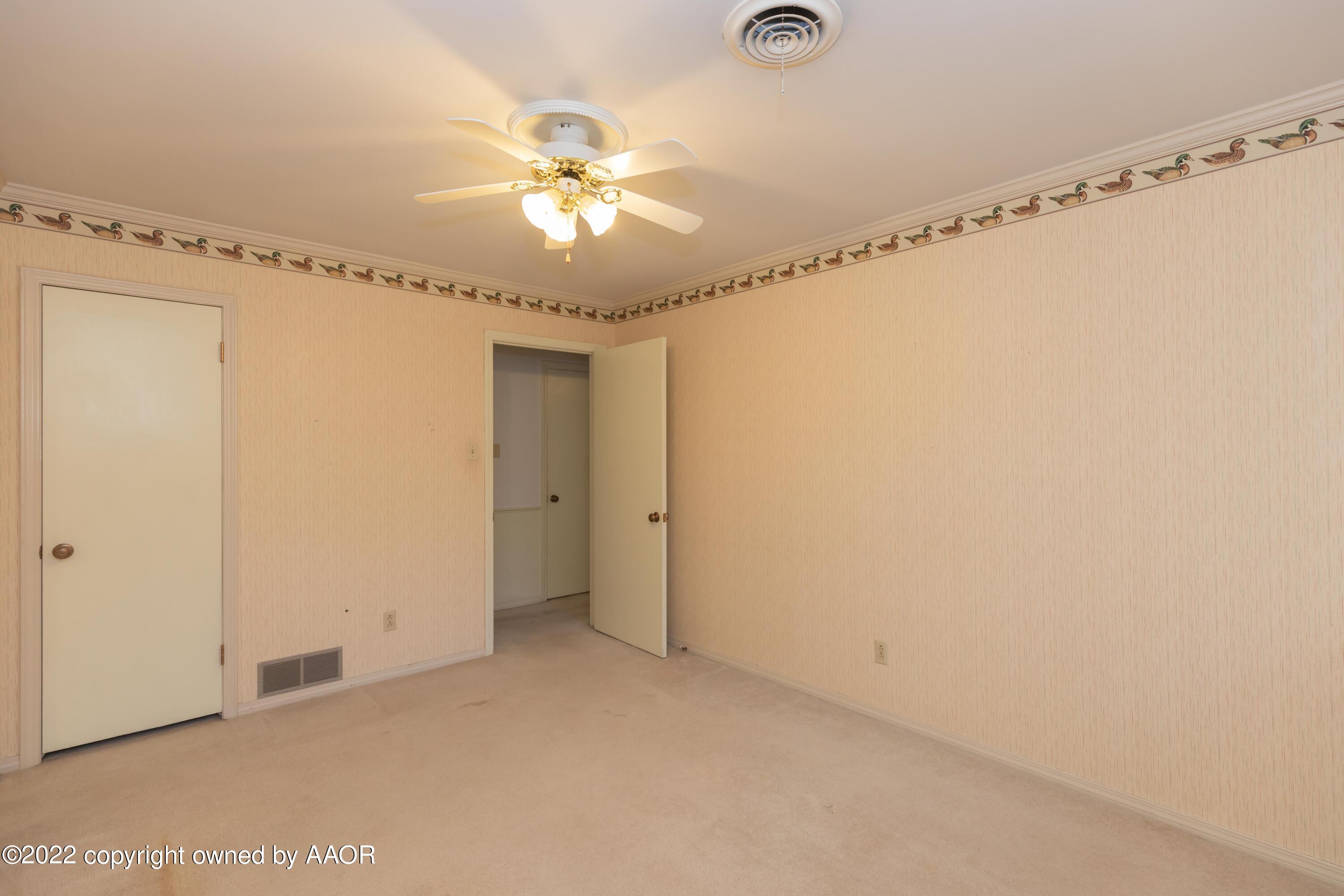 6112 Elmhurst Road Amarillo, TX 79106 - Photo 35 of 61 BEDROOM 2 VIEW 3