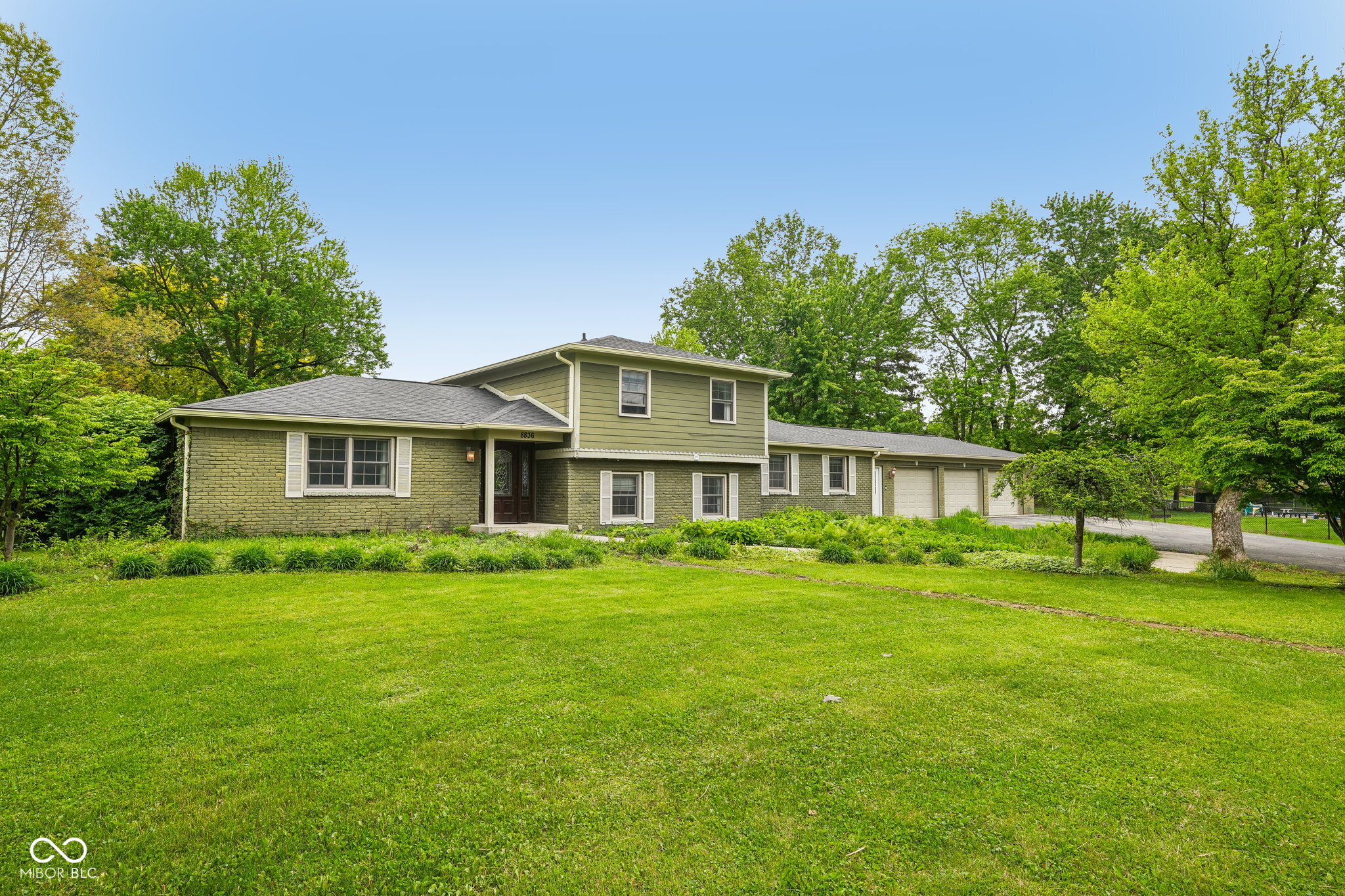 8836 Briarclift Road Indianapolis, IN 46256 - Photo 1 of 55 Gallery Image 1