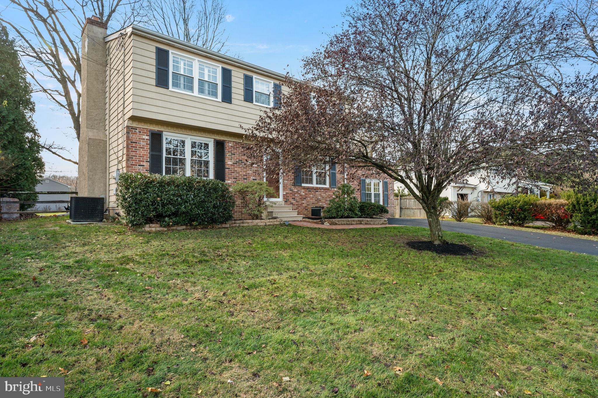 21 Birch Road Malvern, PA 19355 - Photo 2 of 42 Front yard