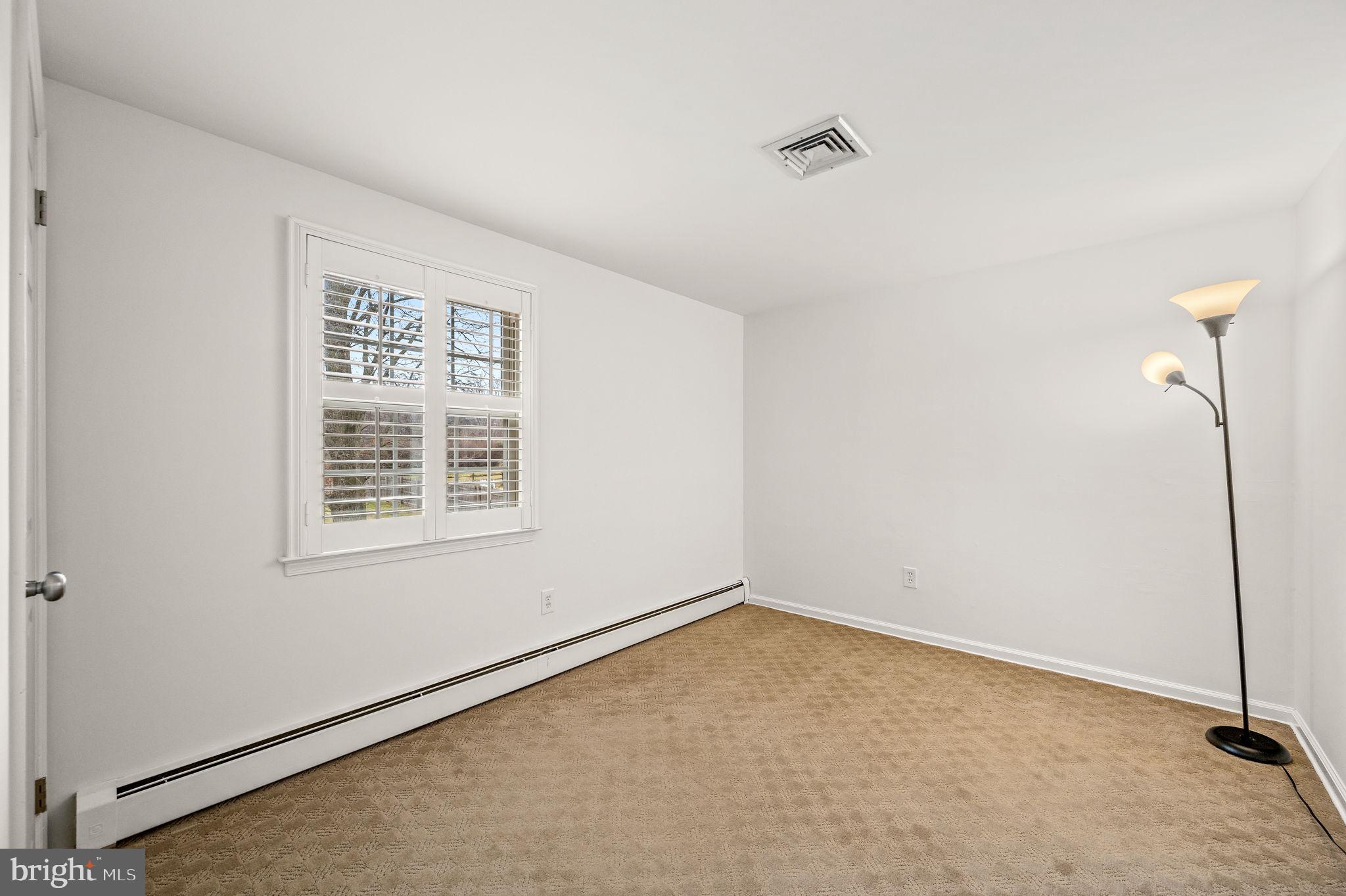 21 Birch Road Malvern, PA 19355 - Photo 33 of 42 Bedroom #4 - hardwood under carpet