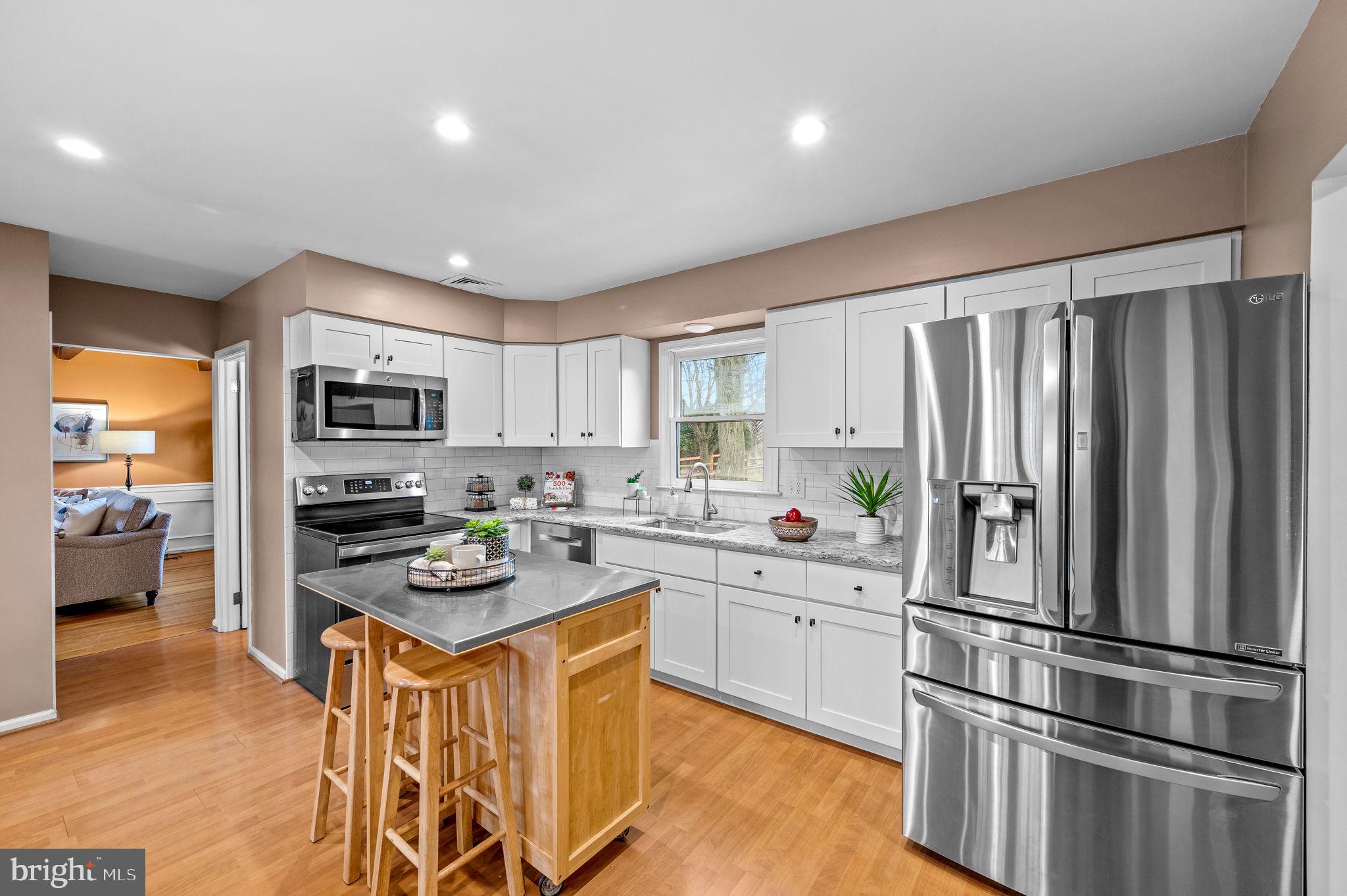 21 Birch Road Malvern, PA 19355 - Photo 9 of 42 Newly updated Kitchen