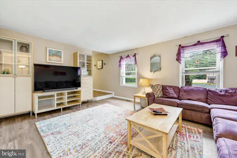 $399,000 | 7 Pin Oak Court, Blackwood, NJ 08012