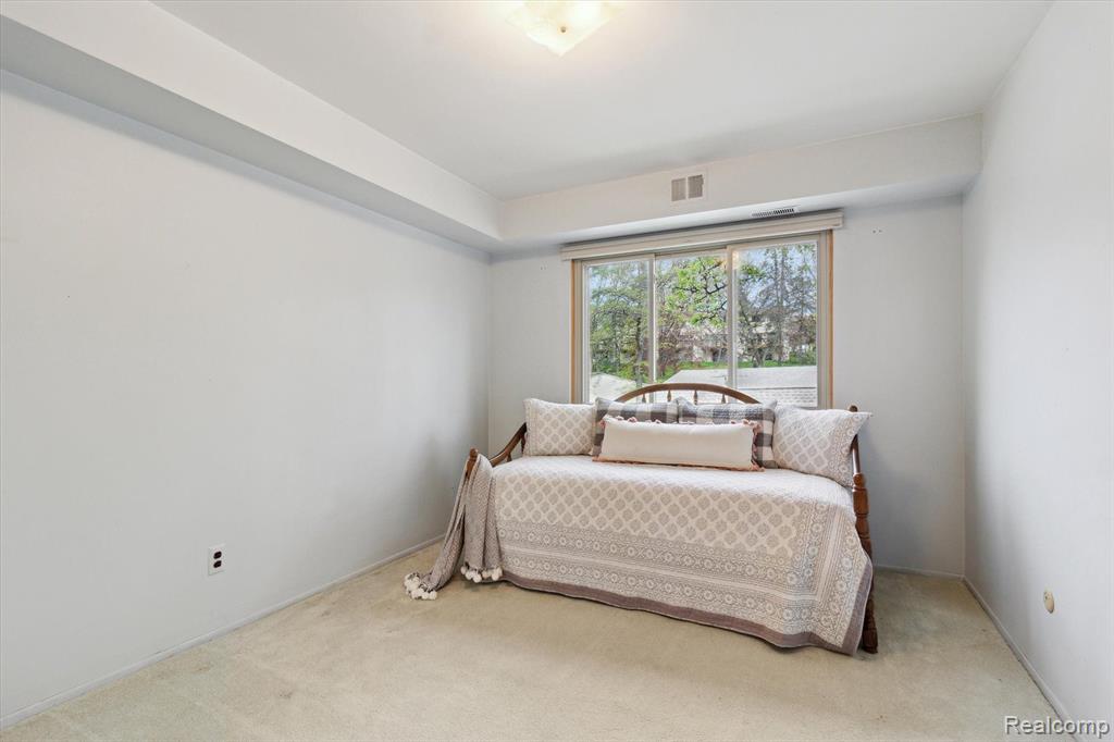 1677 Riverside Drive, Unit 15 Rochester Hills, MI 48309 - Photo 25 of 34 Gallery Image 25