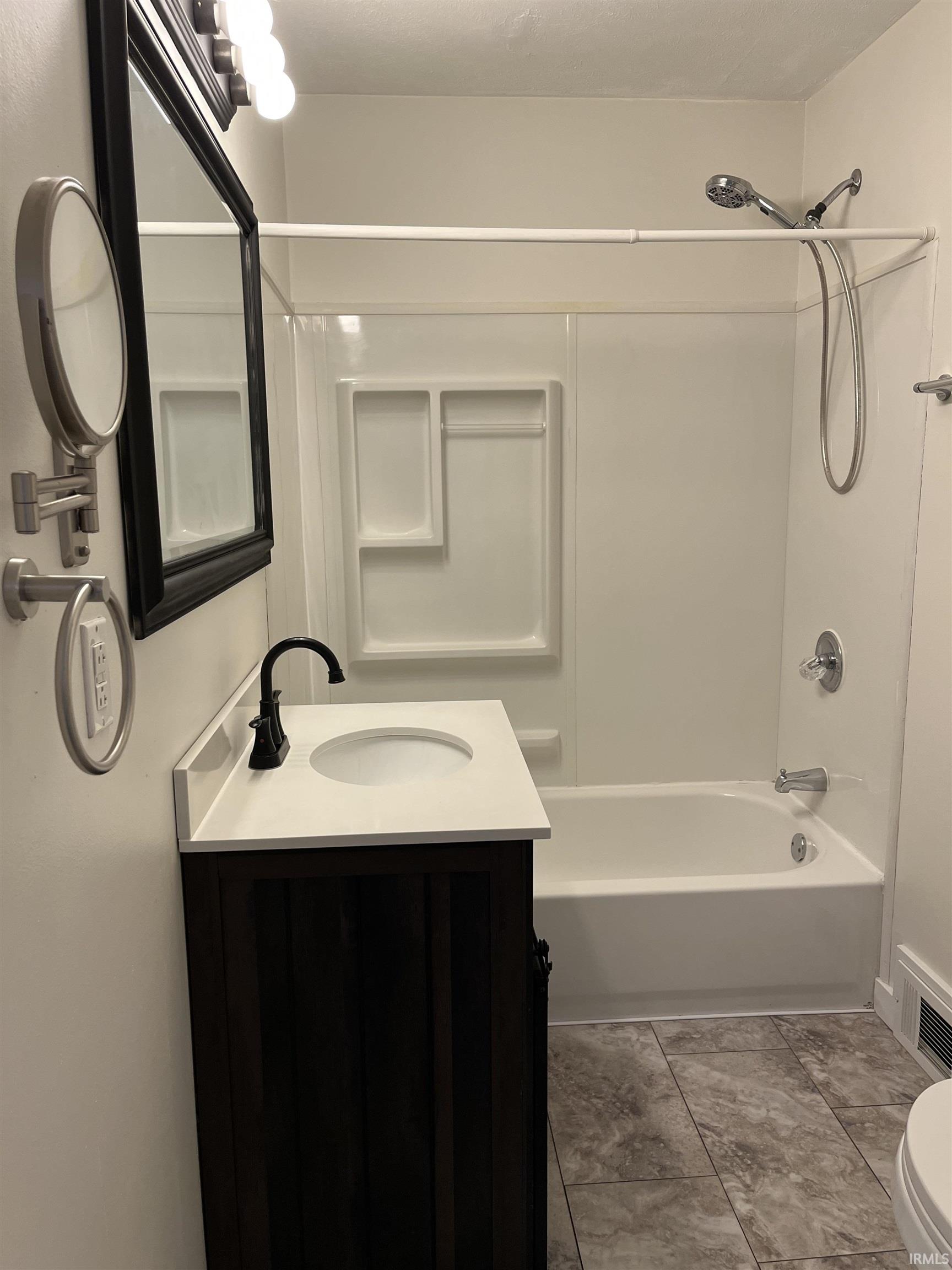 58900 State Rte 19 Elkhart, IN 46517 - Photo 13 of 19