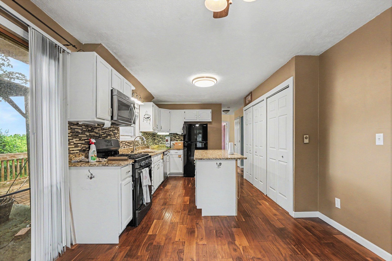16734 Rynearson Street Buchanan, MI 49107 - Photo 4 of 20