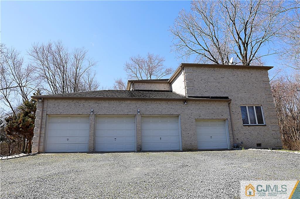 268 Friendship Road Monmouth Junction, NJ 08852 - Photo 22 of 24 a house that has window in front of it