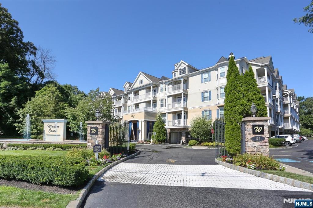 175 Rochelle Avenue, Unit 321 Rochelle Park, NJ 07662 - Photo 40 of 50