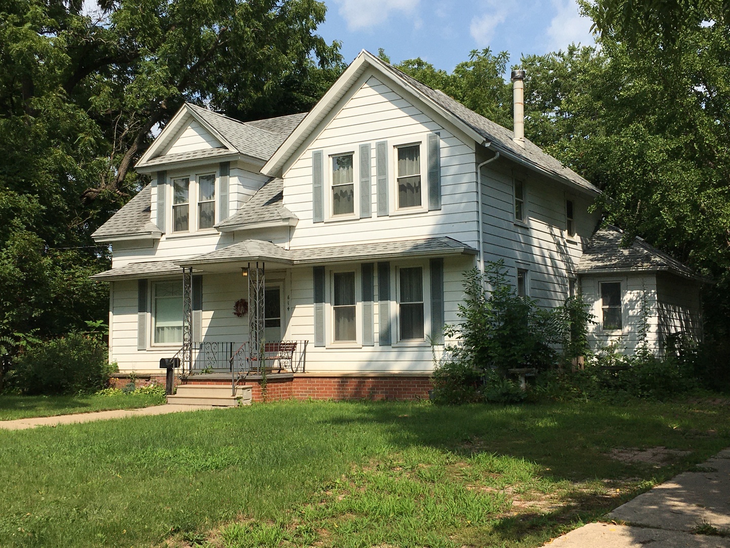 614 Locust Street Sycamore, IL 60178 - Photo 1 of 30