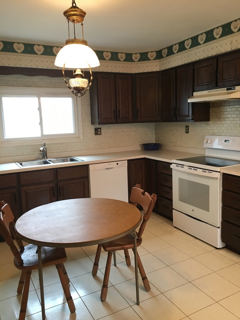 614 Locust Street Sycamore, IL 60178 - Photo 11 of 30