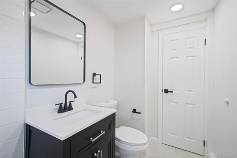 $629,999 | 29 Pitchpine Place, Medford, NY 11763