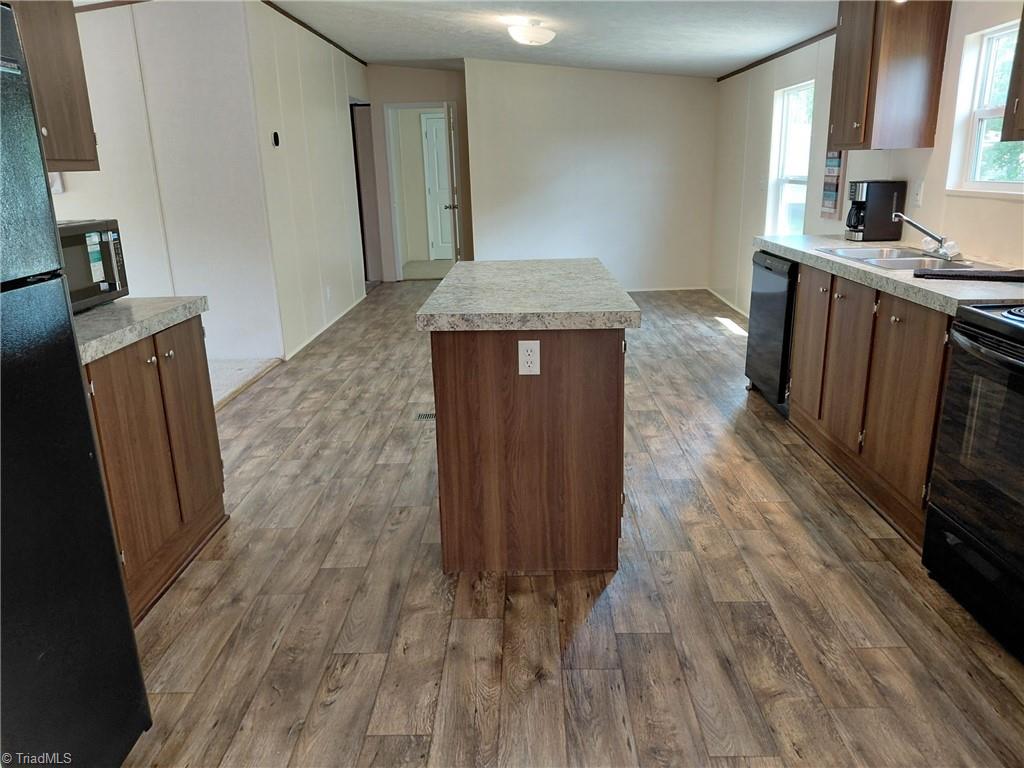 127 Ring Pl Road Mount Airy, NC 27030 - Photo 6 of 25