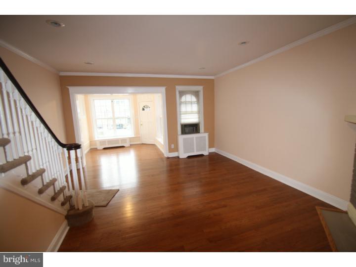 723 Kenmore Road Philadelphia, PA 19151 - Photo 2 of 25 Living Room