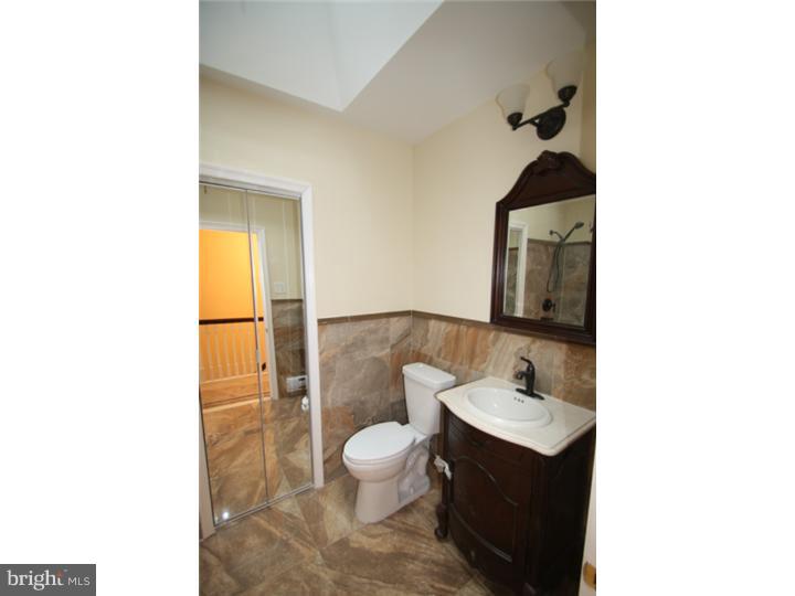 723 Kenmore Road Philadelphia, PA 19151 - Photo 14 of 25 Bathroom