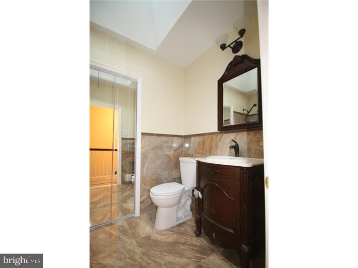 723 Kenmore Road Philadelphia, PA 19151 - Photo 16 of 25 Bathroom