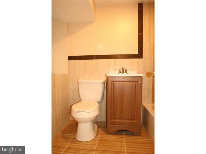 723 Kenmore Road Philadelphia, PA 19151 - Photo 23 of 25 Bathroom