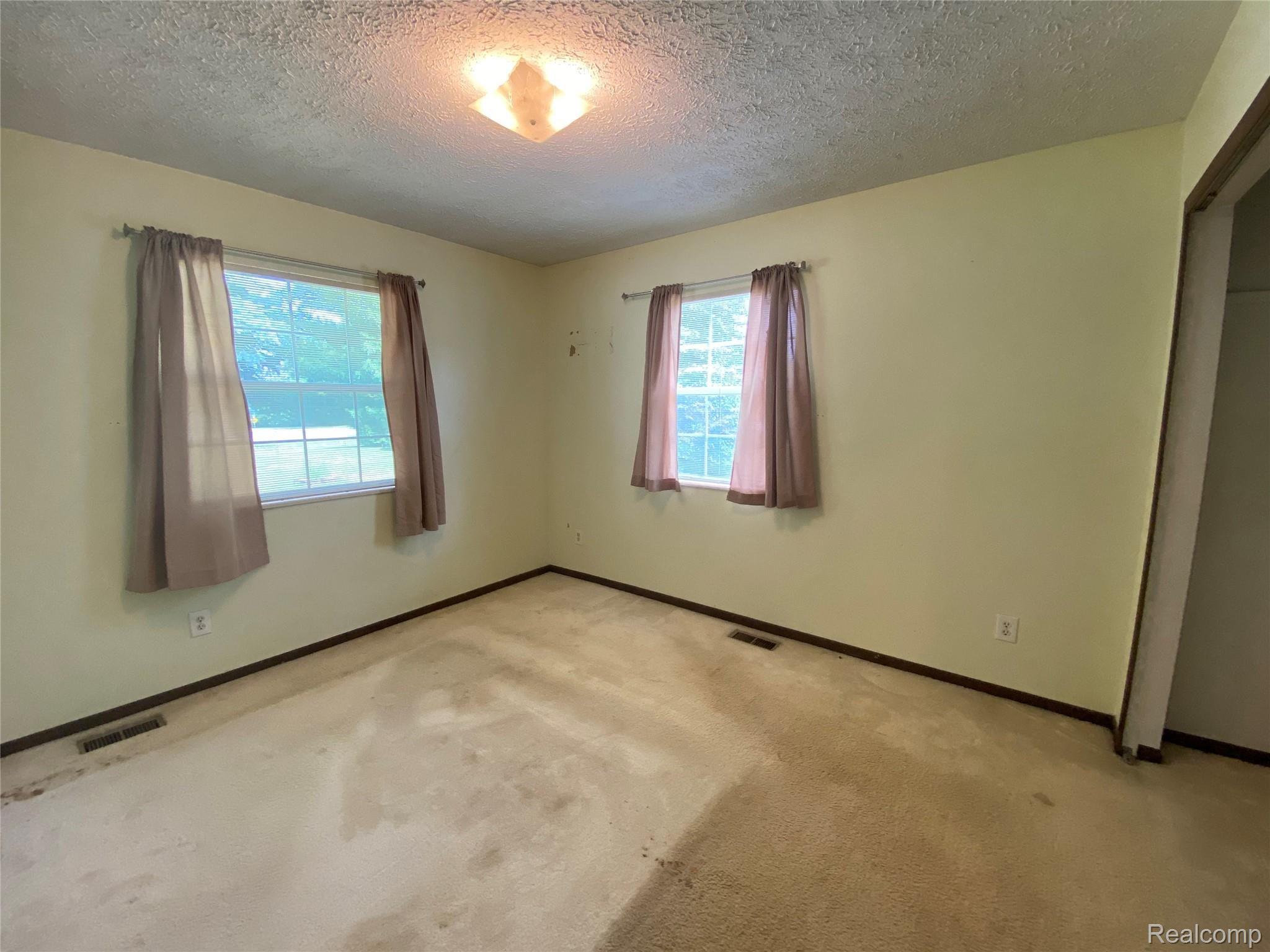 3682 County Farm Road Howell, MI 48843 - Photo 13 of 21 B524AA4B-F577-4559-8A86-0E79336FC8FA.jpeg