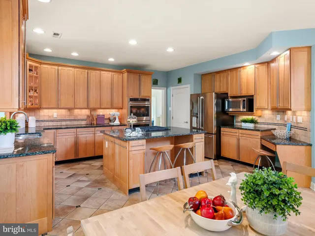 $1,125,000 | 452 Springview Lane, Phoenixville, PA 19460