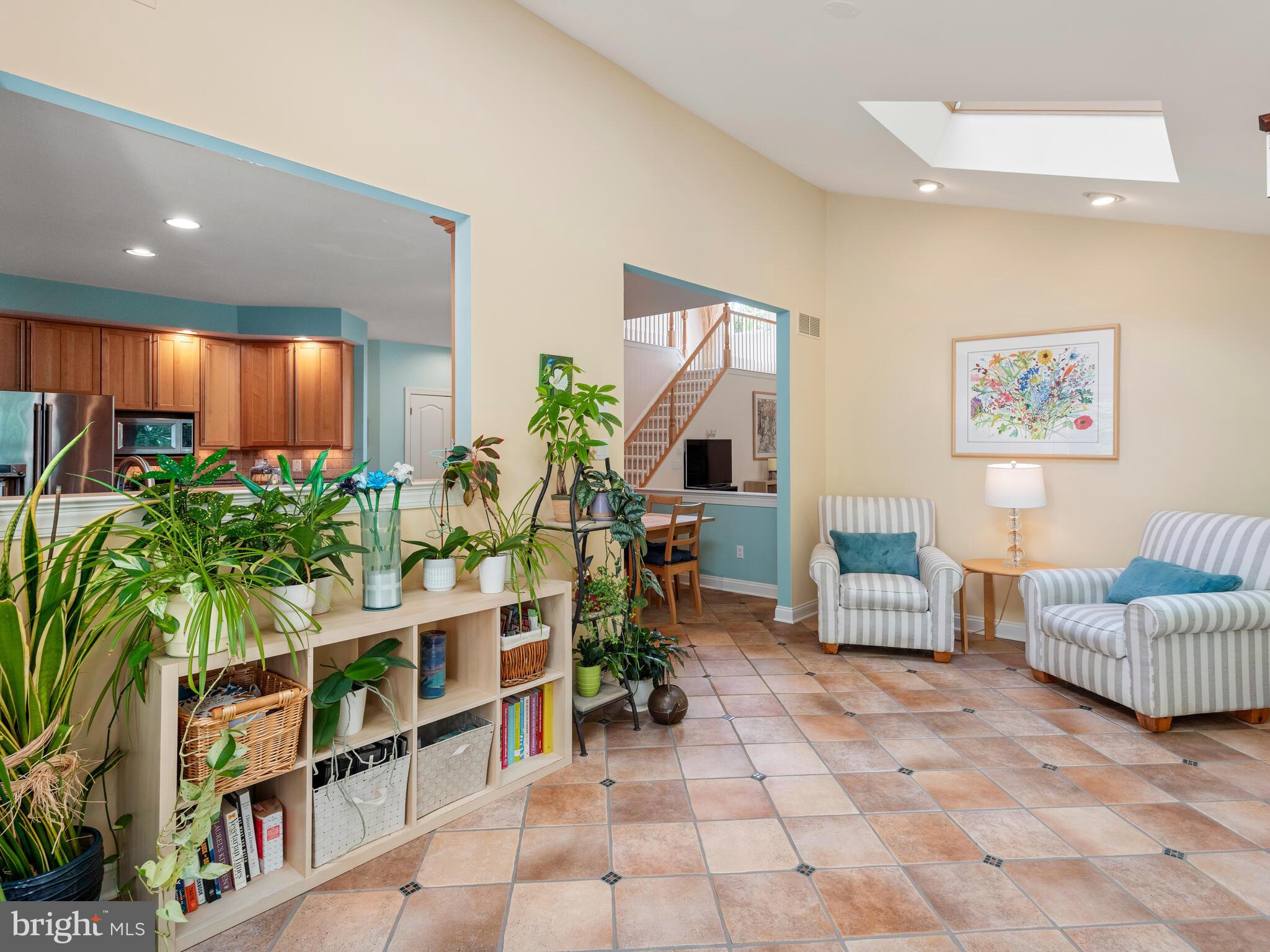 452 Springview Lane Phoenixville, PA 19460 - Photo 23 of 74 a living room with furniture and a potted plant