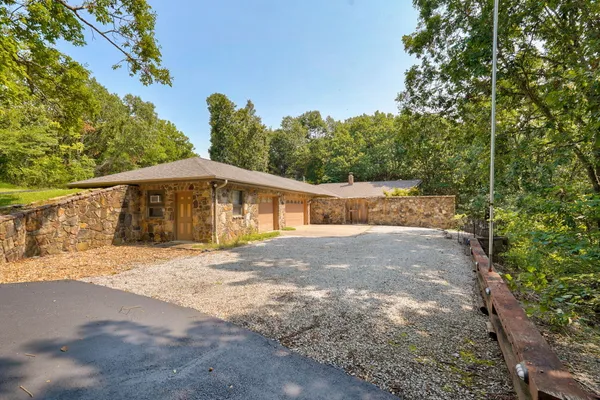 $414,900 | 184 Barnridge Road, Highlandville, MO 65669
