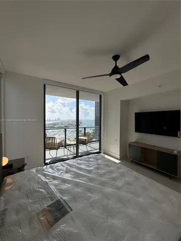 $8,000 | 601 Northeast 1st Avenue, Unit 2615, Miami, FL 33132