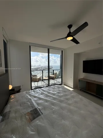 $8,000 | 601 Northeast 1st Avenue, Unit 2615, Miami, FL 33132