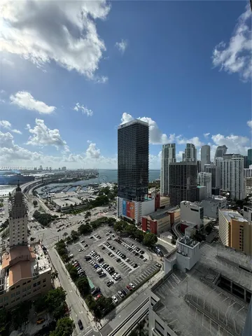 $8,000 | 601 Northeast 1st Avenue, Unit 2615, Miami, FL 33132