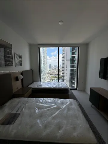 $8,000 | 601 Northeast 1st Avenue, Unit 2615, Miami, FL 33132